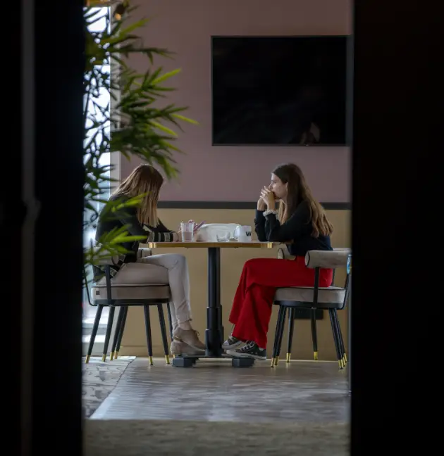 Bureau privatif élégant dans un espace de travail moderne à Nantes.