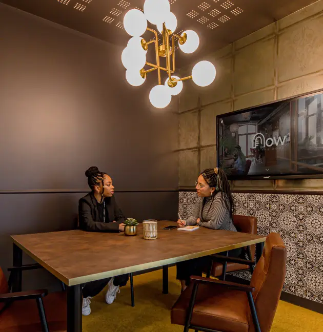 Salle de réunion design et lumineuse à Saint-Denis